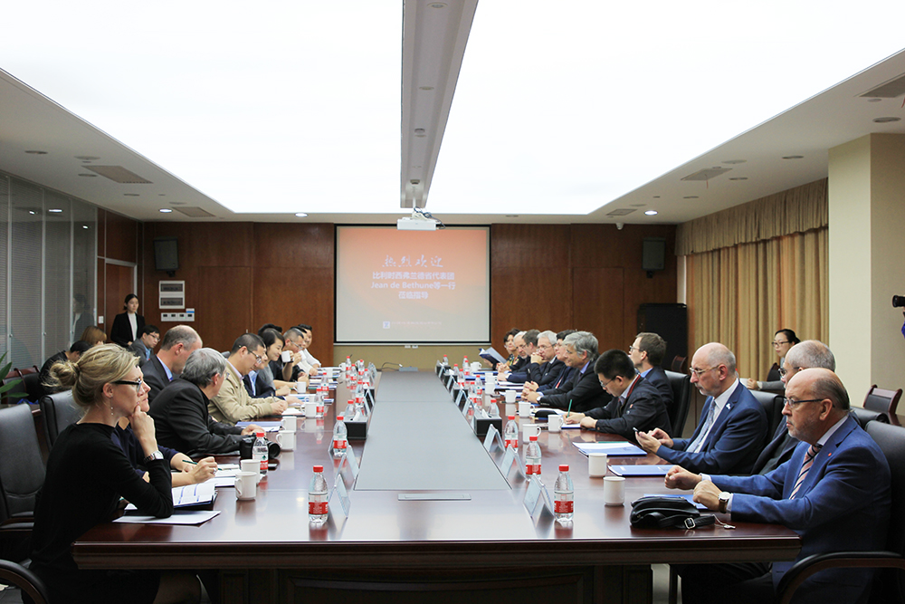 比利時西弗蘭德省副省長讓·德貝通到訪太陽成集團tyc環境